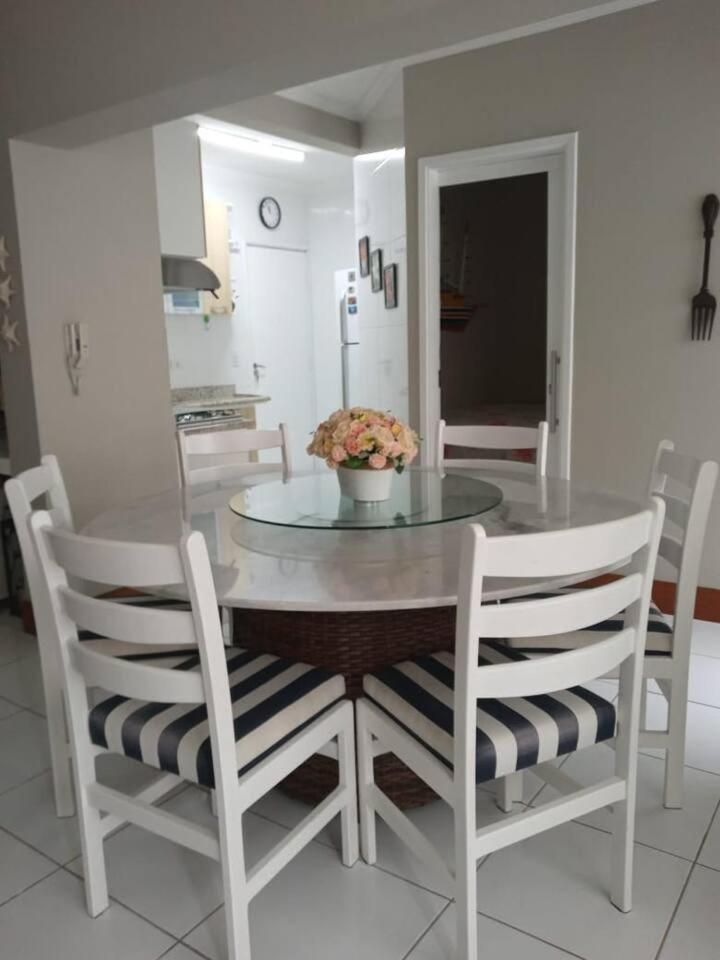 Apartamento completo na calçada da praia Apartment Гуаружа Екстериор снимка